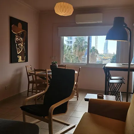 Velvet Apartamento Limassol