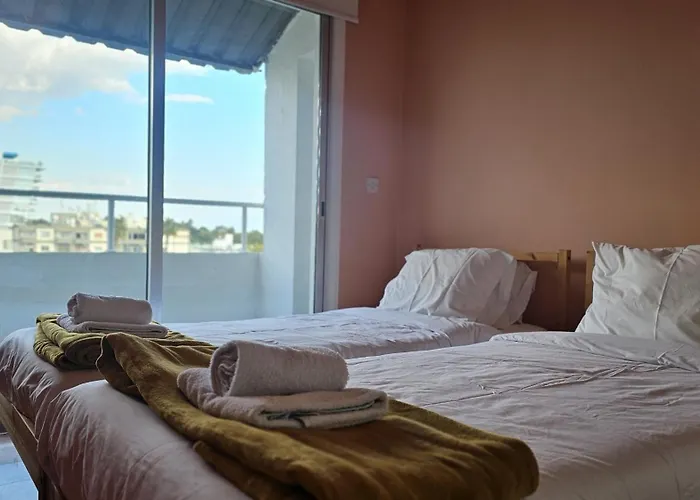 Velvet リマソール